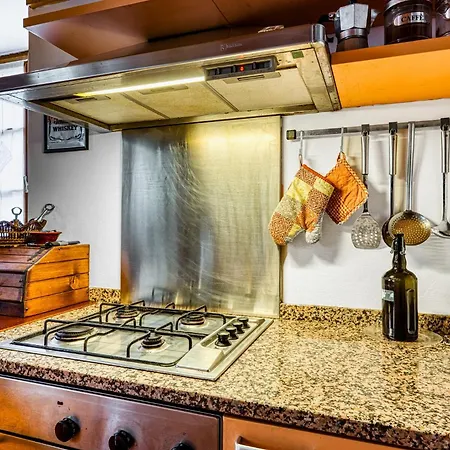 Apartamento Guesthost - La Belle Epoque - Stylish Flat In Center Perúgia