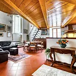 Guesthost - La Belle Epoque - Stylish Flat In Center * Перуджа