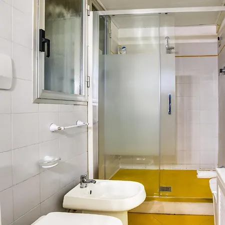 Guesthost - La Belle Epoque - Stylish Flat In Center アパート ペルージャ