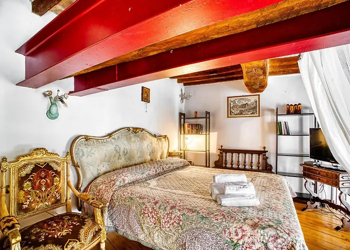 Guesthost - La Belle Epoque - Stylish Flat In Center Апартаменты Перуджа