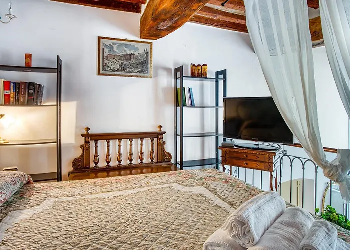 Guesthost - La Belle Epoque - Stylish Flat In Center Апартаменты Перуджа