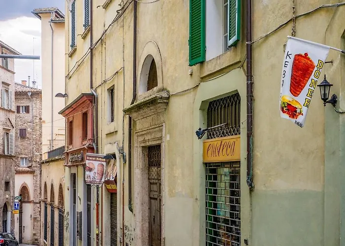 Guesthost - La Belle Epoque - Stylish Flat In Center * Перуджа